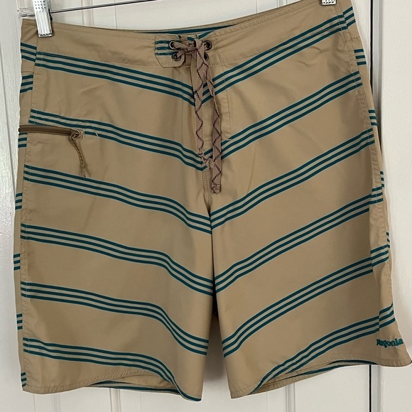 Patagonia Swim Trunks Board Shorts Tan Aqua Stripes Zipper Pocket Men’s 32 - Picture 1 of 10